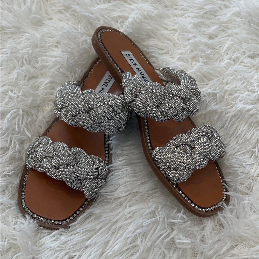 Steve Madden silver sparkle braided sandals. Size 7.